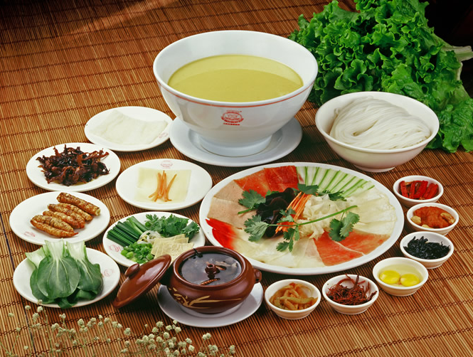 https://www.yunnanexploration.com/wp-content/uploads/Yunnan-Crossing-Bridge-Noodles.png